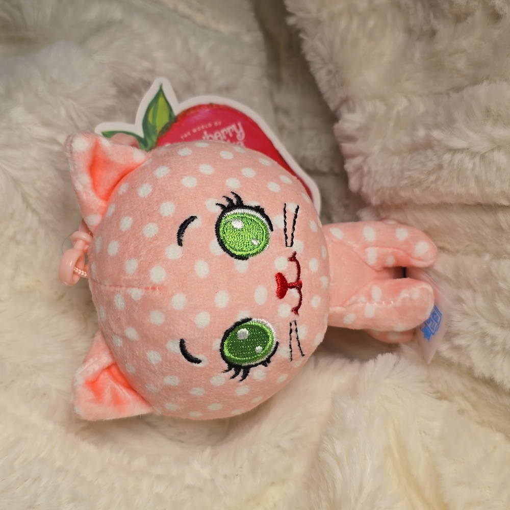 Strawberry Shortcake CheeBee Custard. NWT